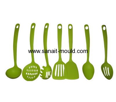 High quality plastic injection soup ladle molding company p15112304